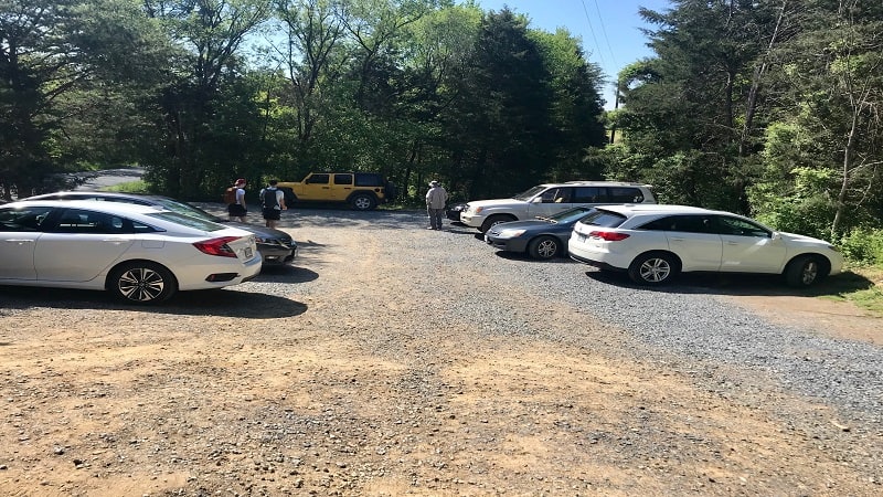 Buzzard Rocks Trail-Parking Lot