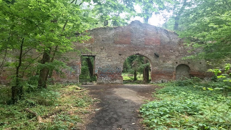 Belle Isle Trail-Historical Building