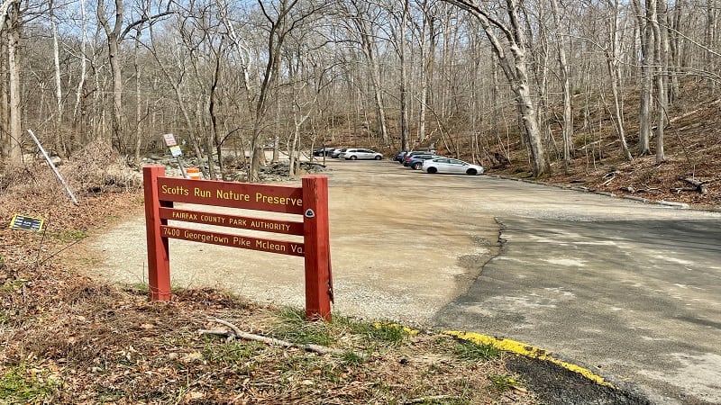 Scott's Run Nature Preserve Parking Lot