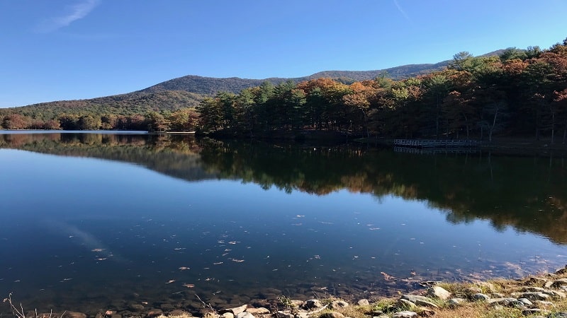 Douthat State Park-Douthat Lake