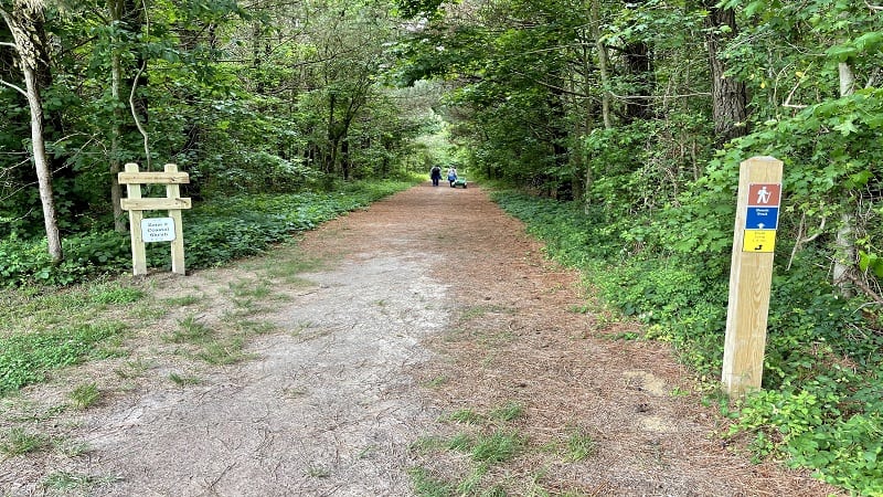 The trailhead at Savage Neck Dunes