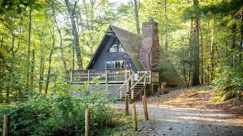 A-frame Pawpaw Cabin Airbnb