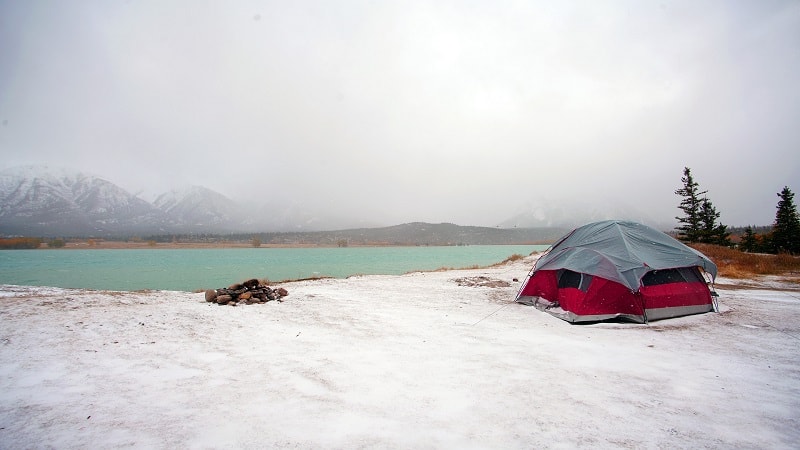 Tent for outlet winter use