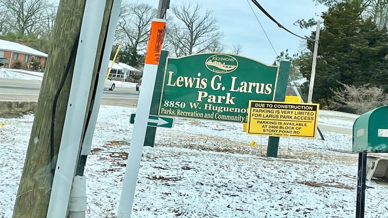 Larus Park Sign