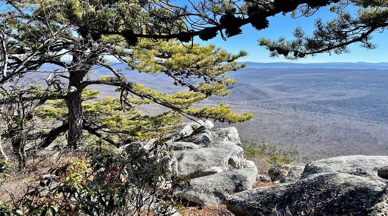White Rocks Overlook Views from Sulphur Springs Gap Trail Hike in Shenandoah County, Virginia