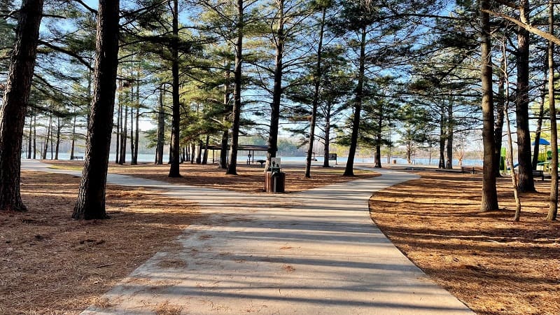 Loop Hike at Oak Grove Lake Park