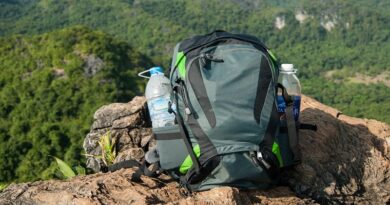 Best Ways to Carry Water While Hiking