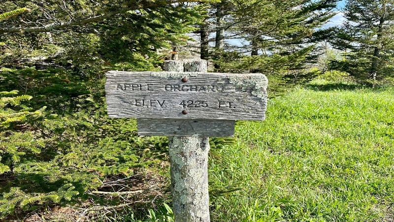 Apple Orchard Mountain Sign