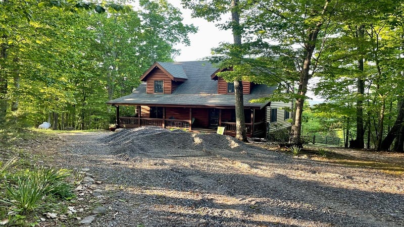 Log Cabin on Saddle Ridge Road