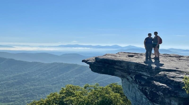 McAfee Knob Hike | Appalachian Trail | Bucket List Hike in Virginia