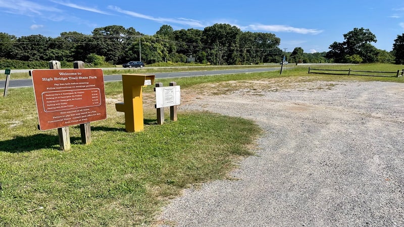 Elam Parking Lot on High Bridge Trail