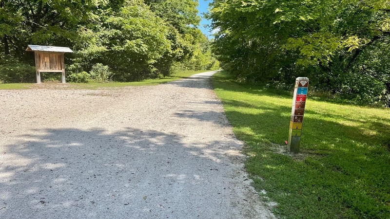 Trail Marker for Rochelle Area Trails on High Bridge Trail