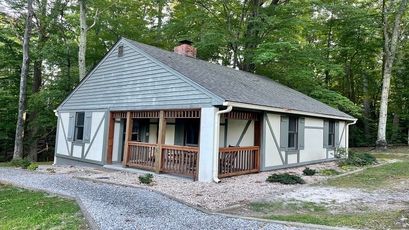 Cabin at Twin Lakes State Park in Virginia