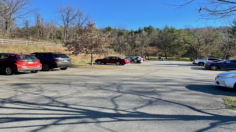 Kemper Park Parking at Dairy Barn Road