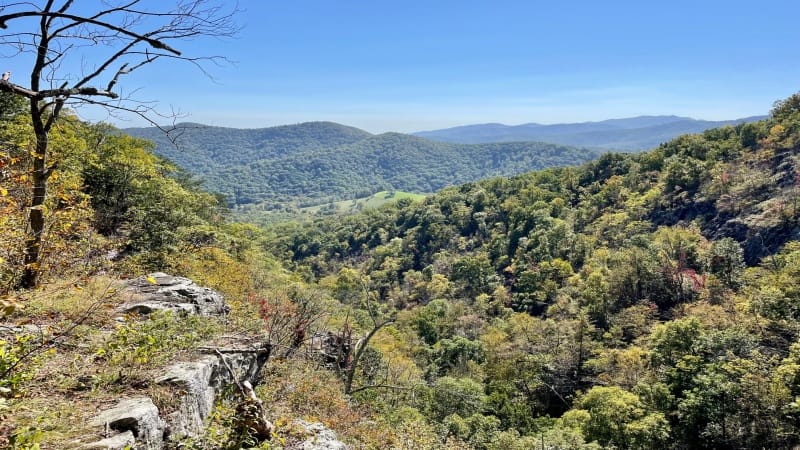 Overlook from Canyon Rim at Big Devils Stairs at Shenandoah National Park | Hiking in Virginia
